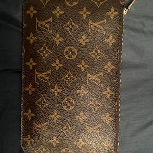 Louis Vuitton Neverfull Wristlet